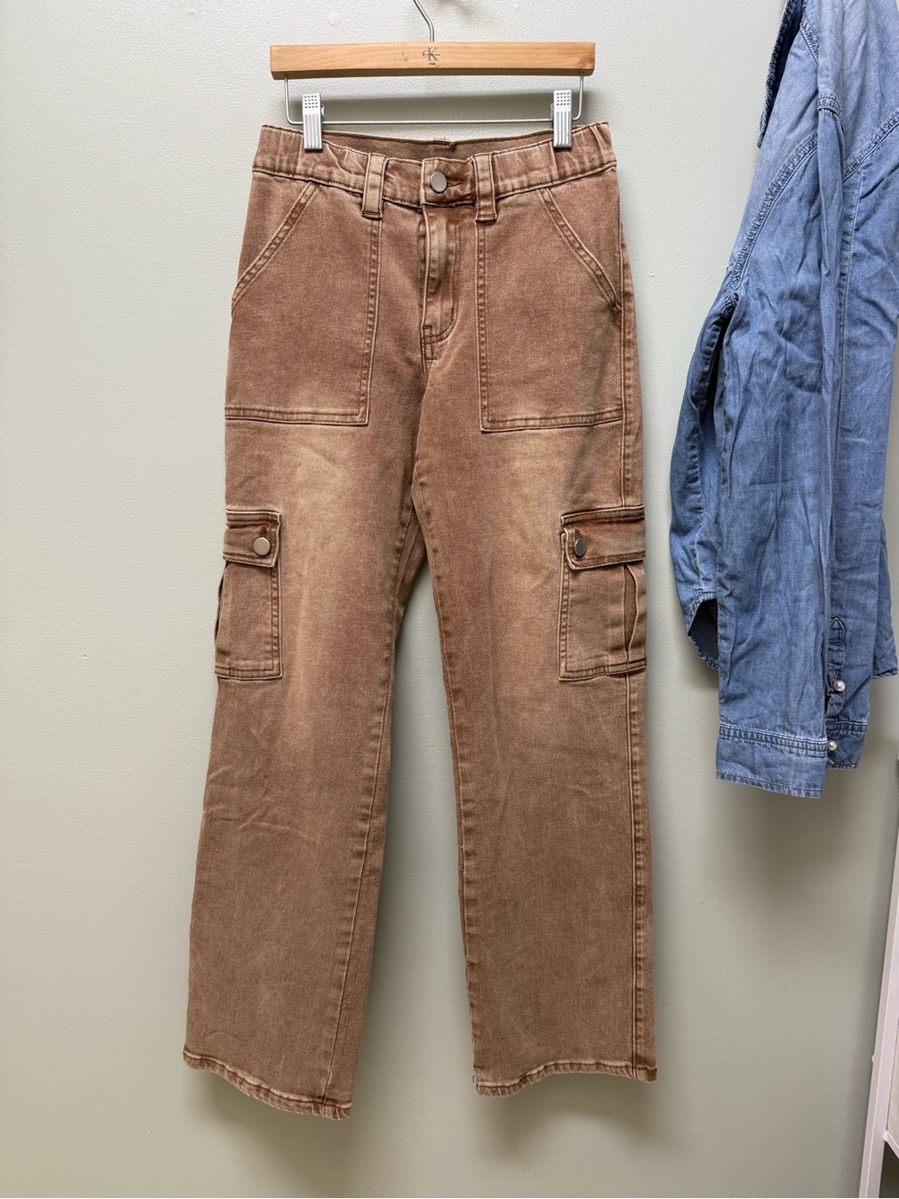 Anniewear
light brown
Stretch cargo jeans
Small
